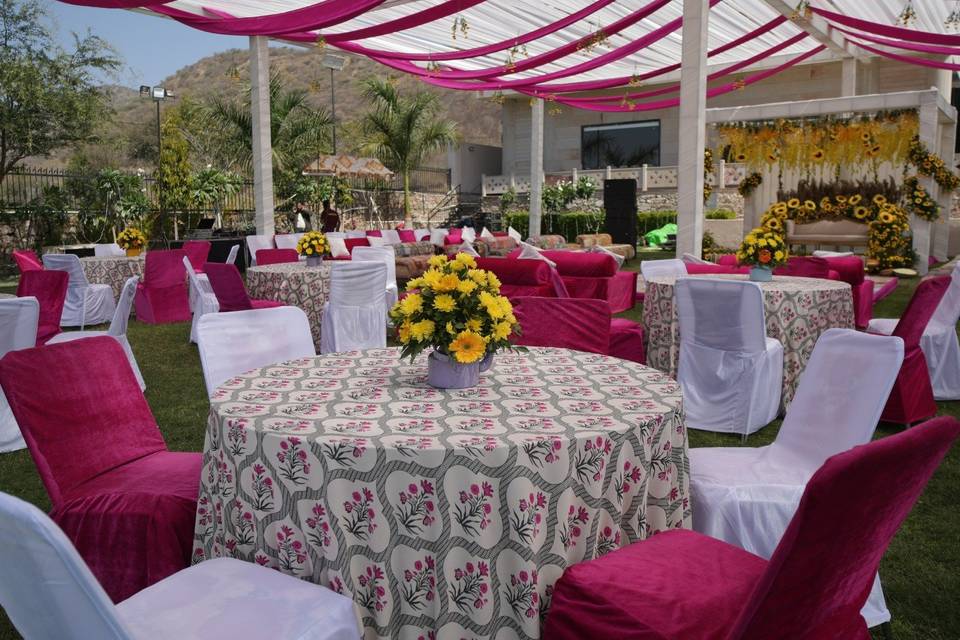 Traavista Aravali Mahal