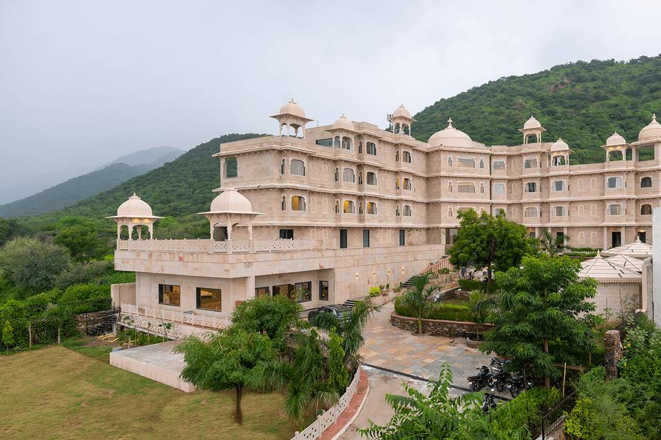 Traavista Aravali Mahal