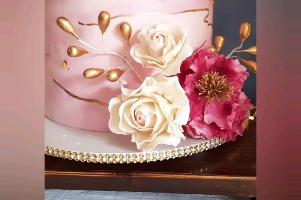 A 3 tier wedding cake