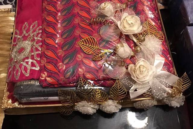 Bridal lehenga packing and decoration😍attractive packing for wedding  season doll. Jass Manak lehenga - YouTube