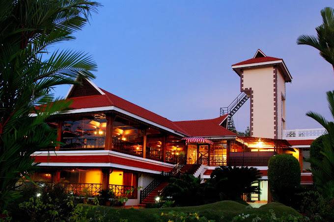 Sterling Lake Palace,  Alleppey