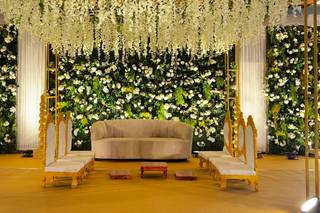 Muhurat Mithaas By Box And Pots