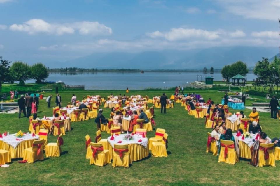 Destination wedding in Kashmir
