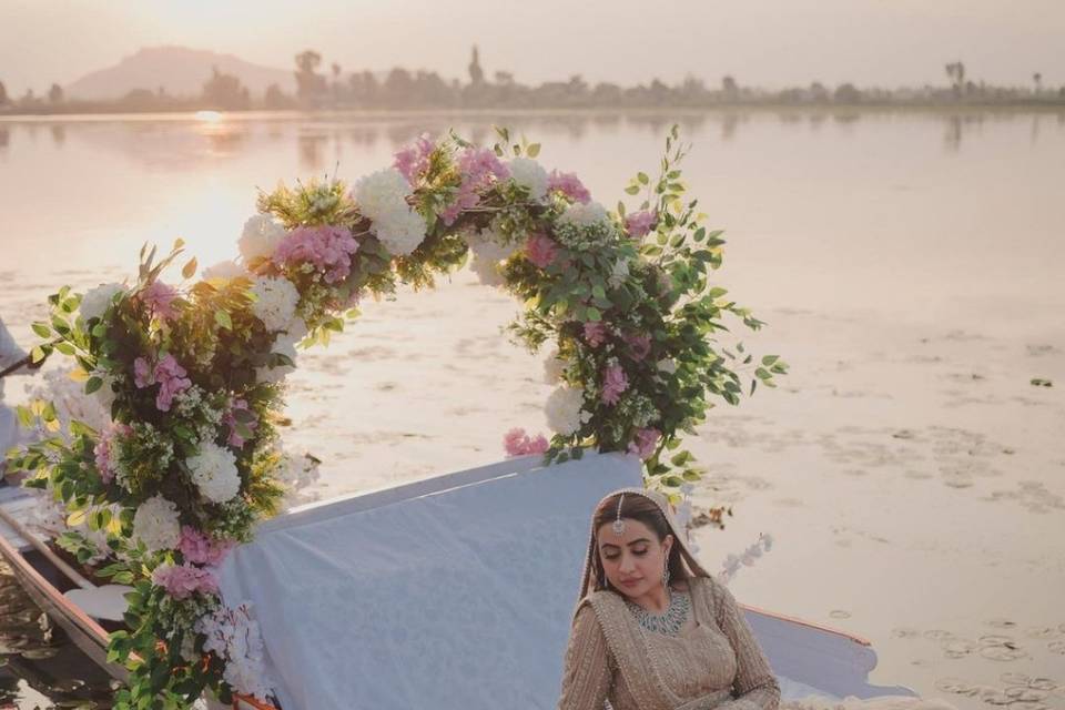 Wedding in houseboat