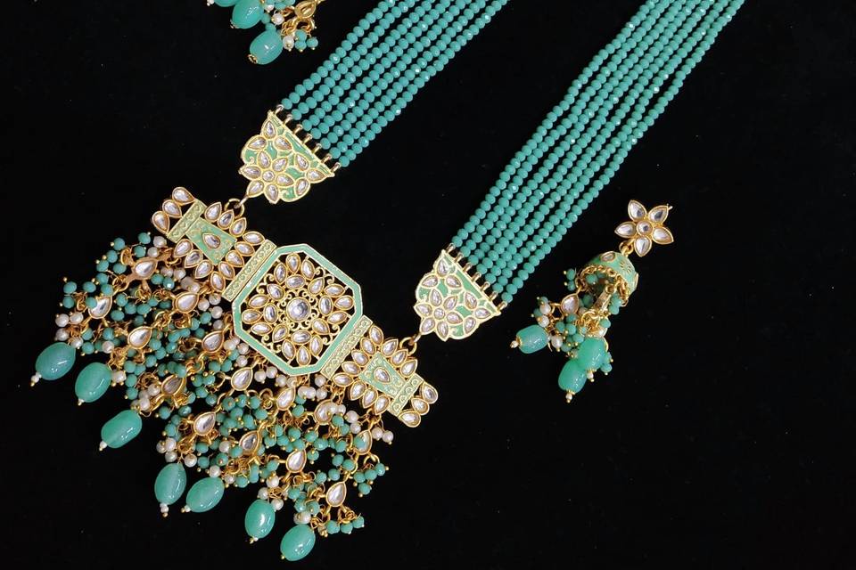 Necklace & earrings