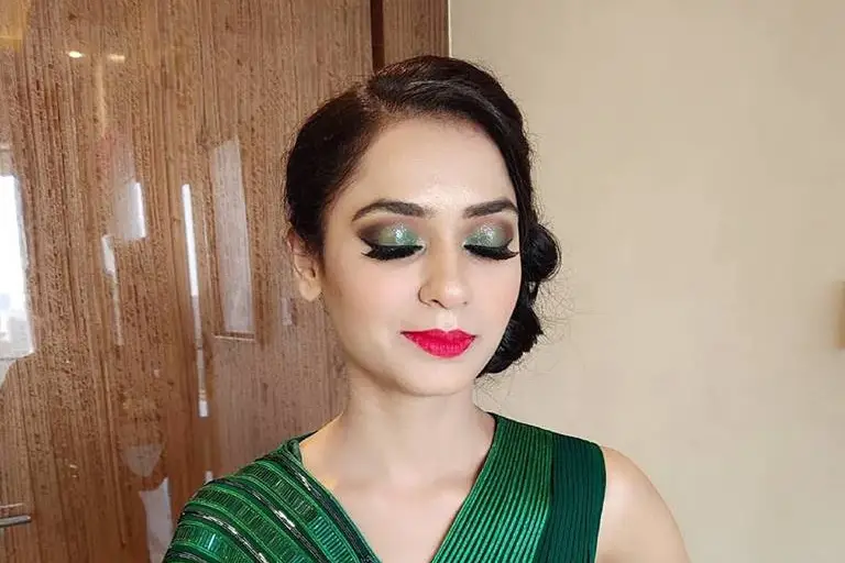 त्यौहार पर मेकअप कैसे करें Easy Green Eyeshadow INDIAN FESTIVE MAKEUP  TUTORIAL - YouTube