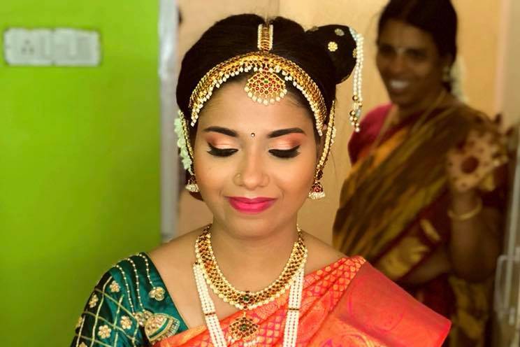 Makeup by Roshni Ravi