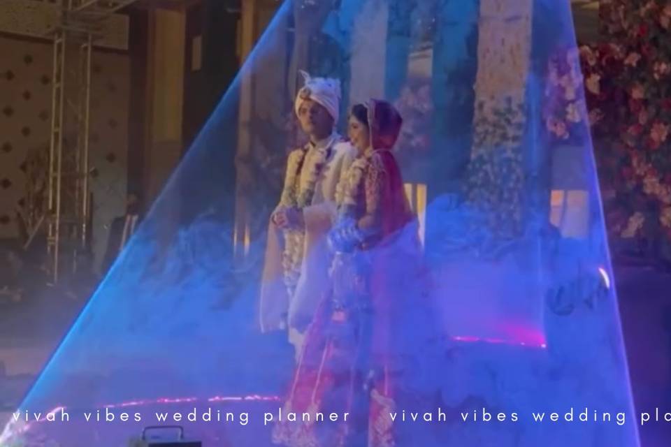 Varmala moment