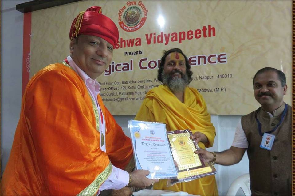 Dr Vivek Chopra Astrologer and Vastu Shastra Expert