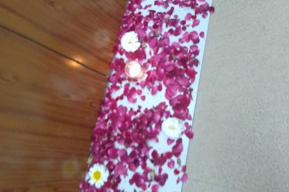 Rose petals decoration