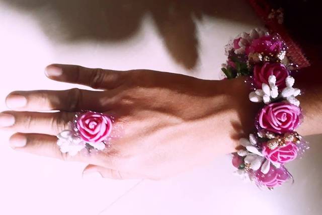 Floral jewellery