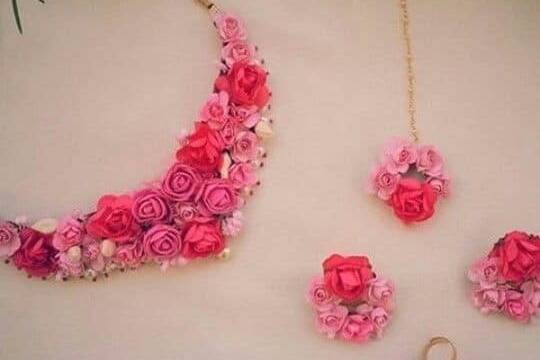 Floral jewellery