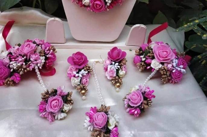 Floral jewellery