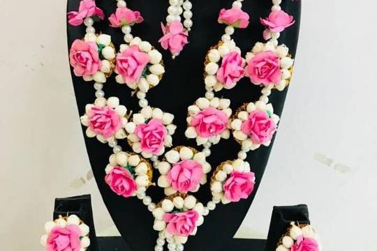 Floral jewellery