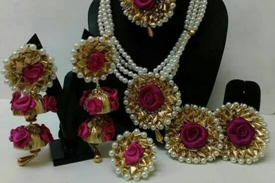 Floral jewellery