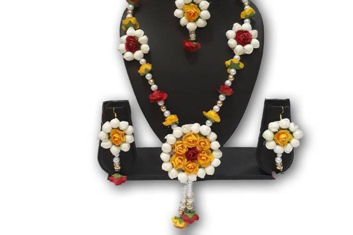 Floral jewellery