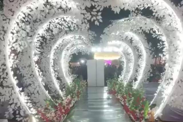 Wedding mirror entry decoratio