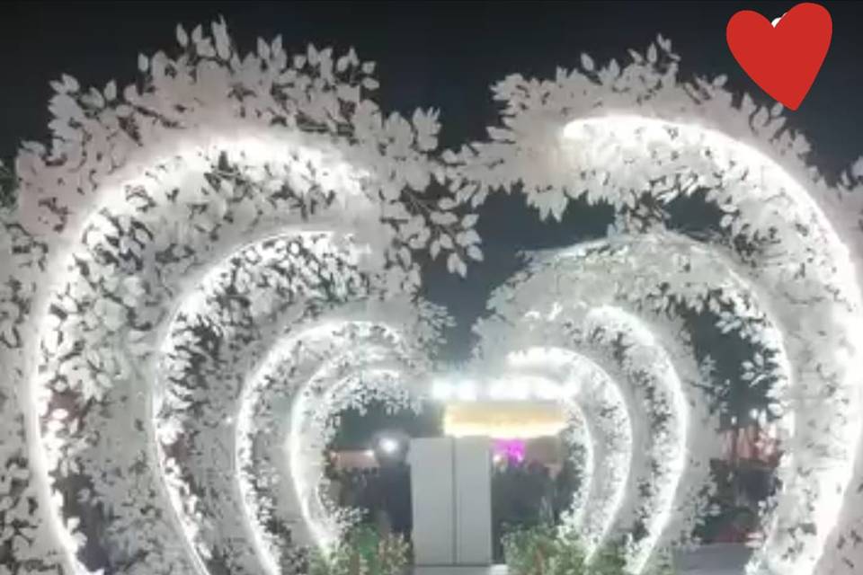 Wedding mirror entry decoratio
