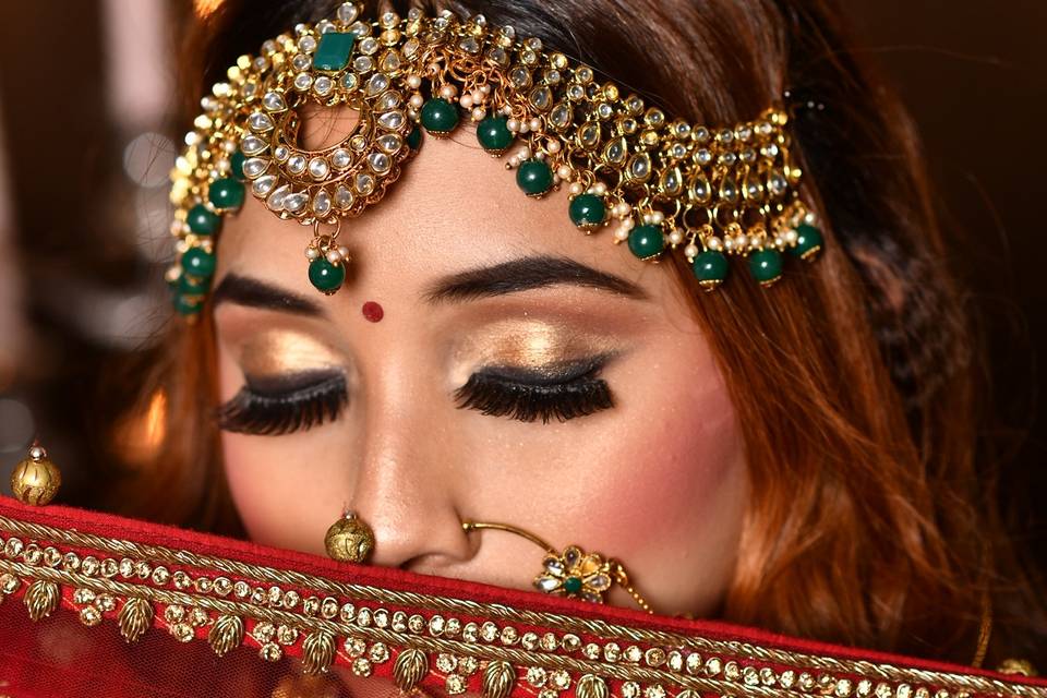 Shubhi Batra-Makeup Artist