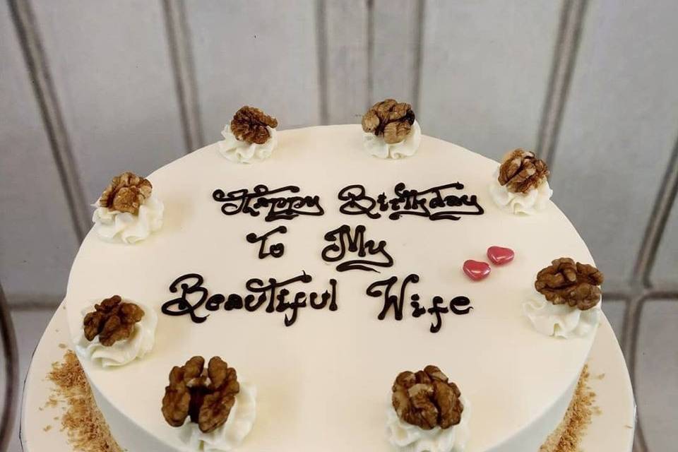 Black Forest Cake by Chez Hilda Patisserie (M) in Amman | Joi Gifts