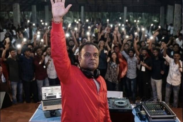 Controlling the Crowd