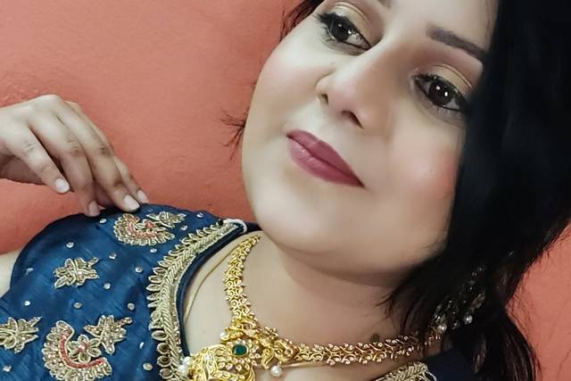 Traditional makeup