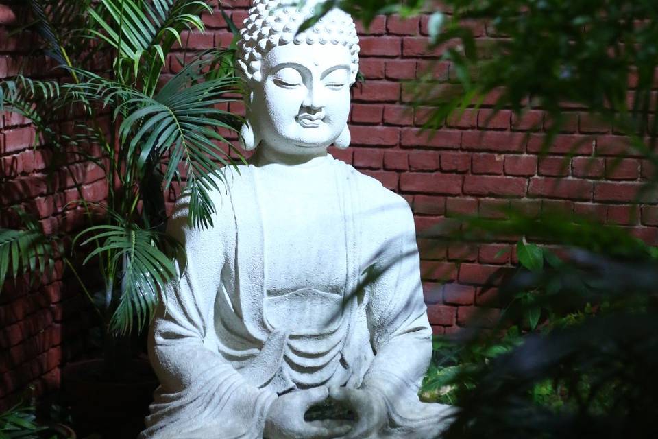 Budha statue at Entrance