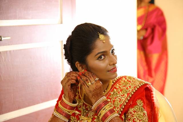 A Traditional Mangalore Wedding With Happy Portraits | Indian bridal  hairstyles, Indian bridal, Indian bride