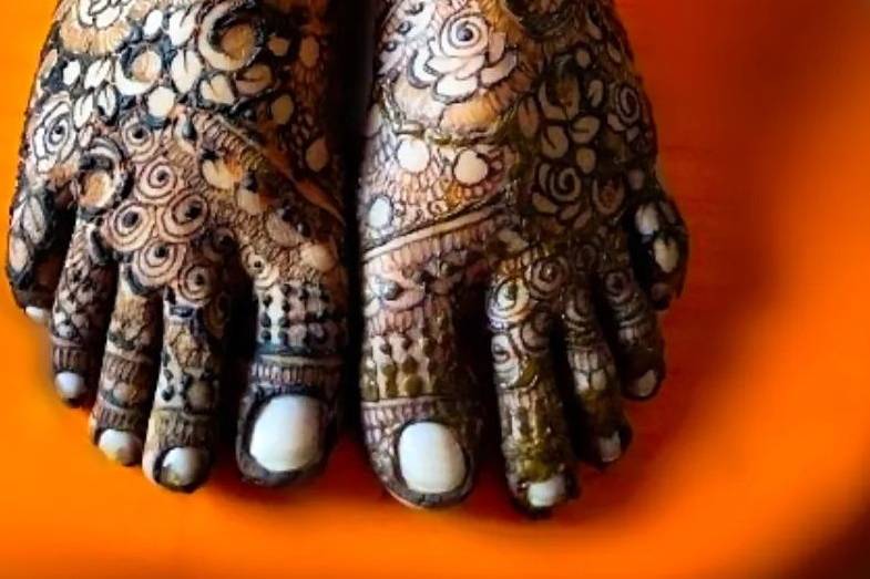 Mahiya Mehendi Artistry