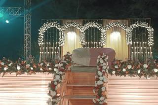 Crestmont Manral Resort