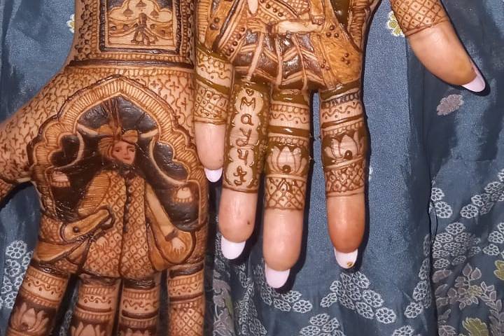 Elegant bridal mehndi