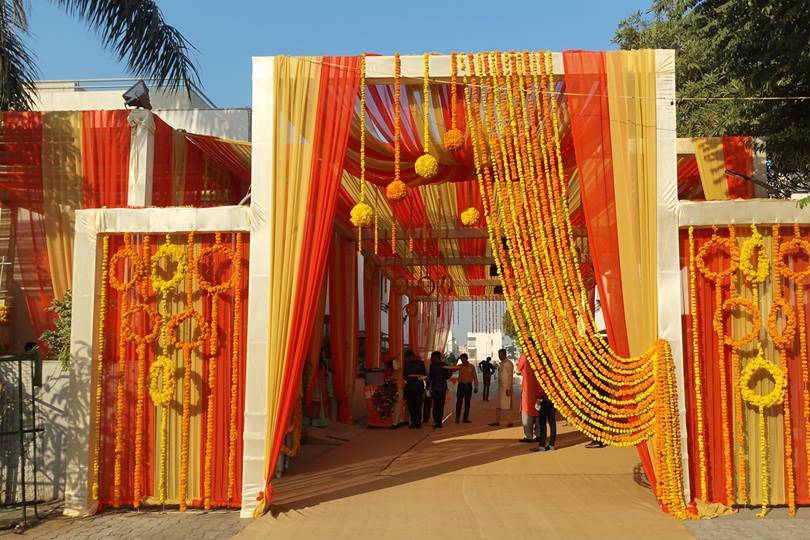 Entrance decor