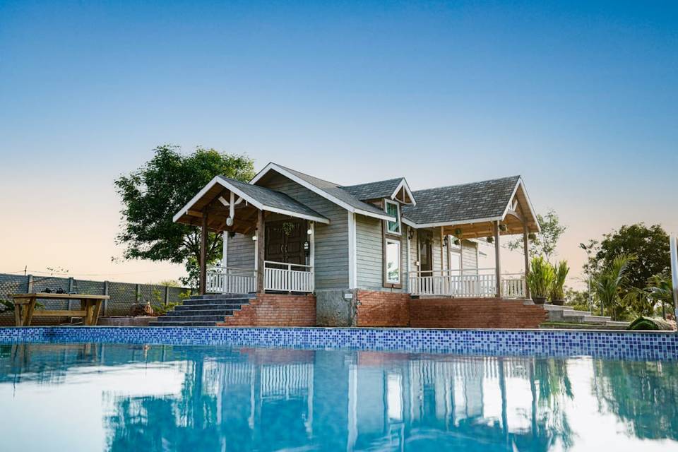 Country Hills Resort