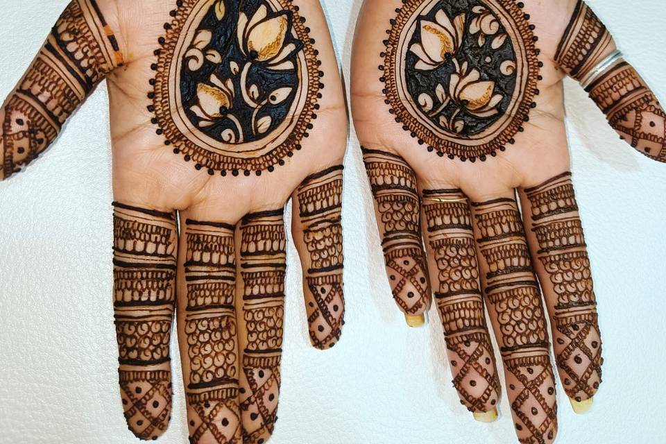 Designer lotus henna