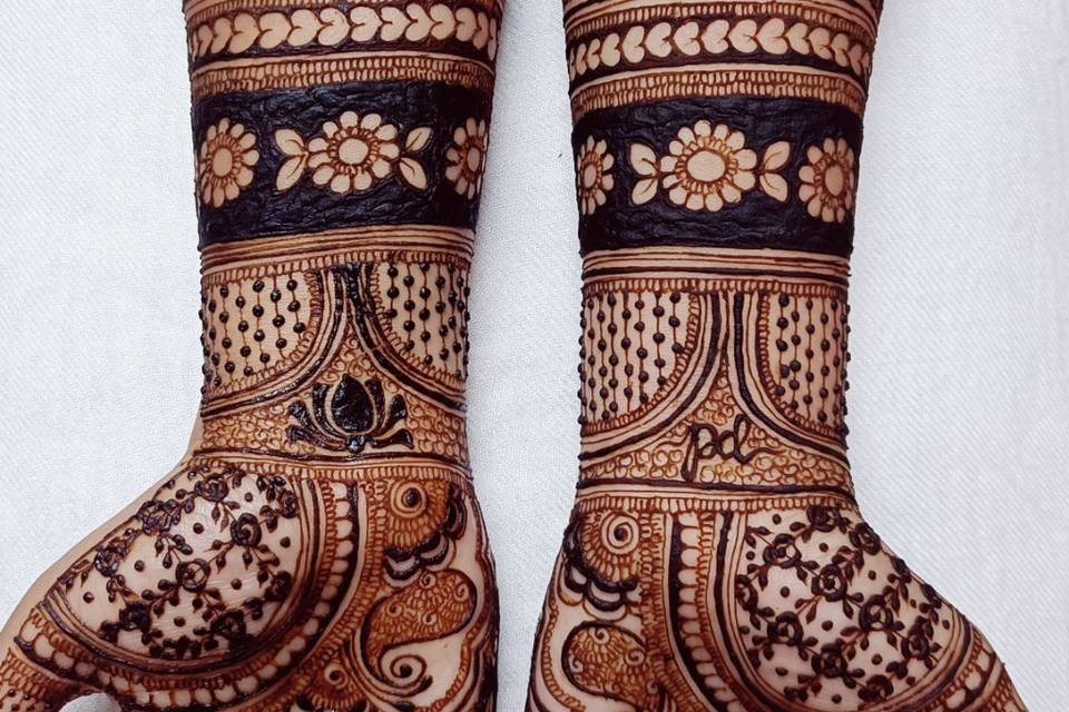 Bridal henna design