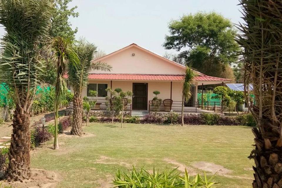 Green Beauty Farm Houses