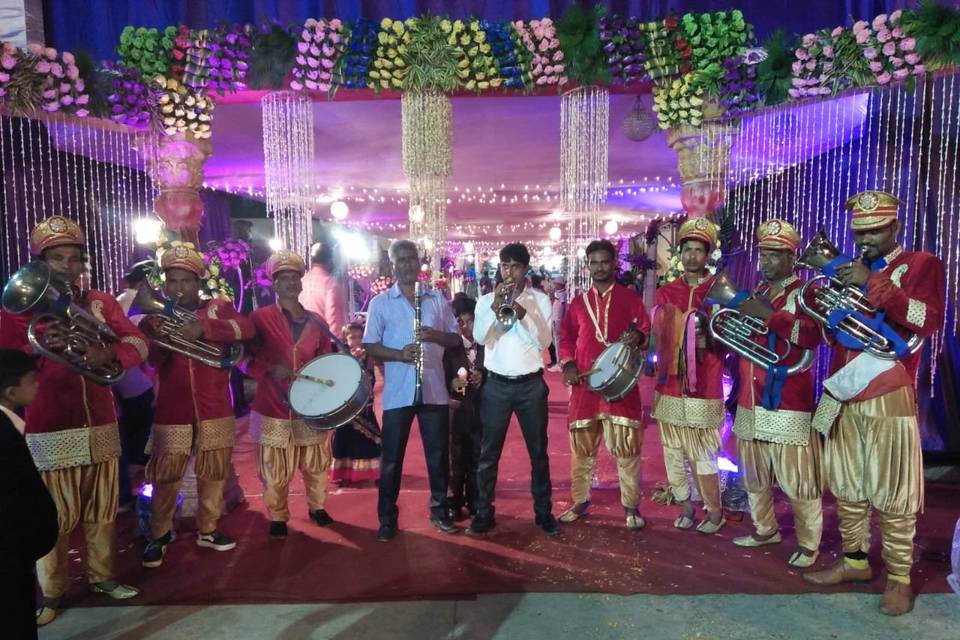 Taj Band