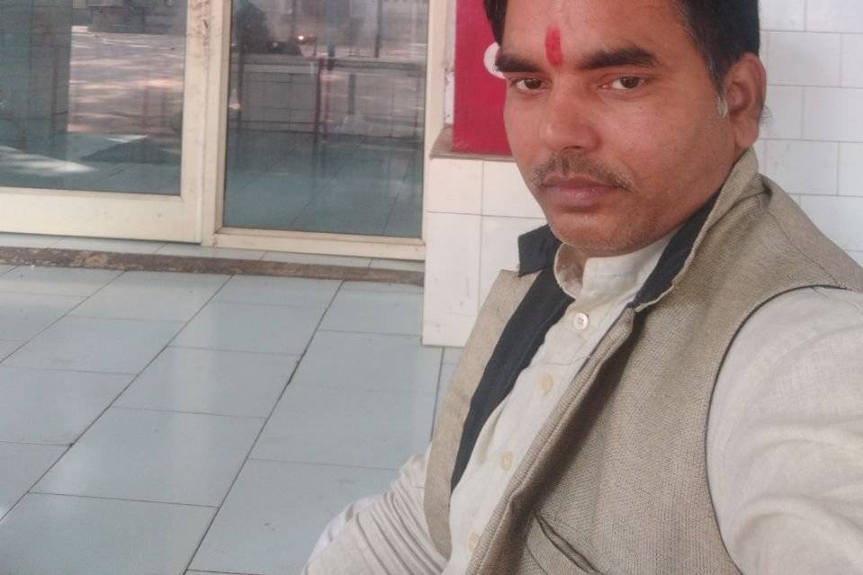 Pandit Manoj Shastri