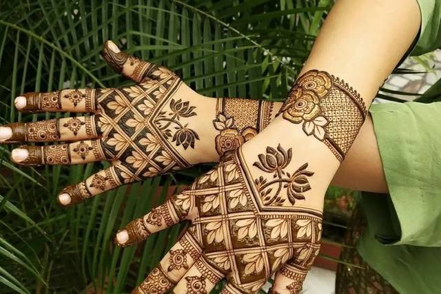 VERY BEAUTIFUL LATEST FLORAL ARABIC HENNA MEHNDI DESIGN FOR FRONT HAND ||  Tais Henna||Tehseens Henna - YouTube