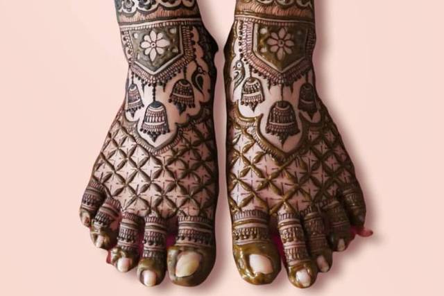 Top 10 Stunning Mehndi Designs for Hands to Celebrate Raksha Bandhan