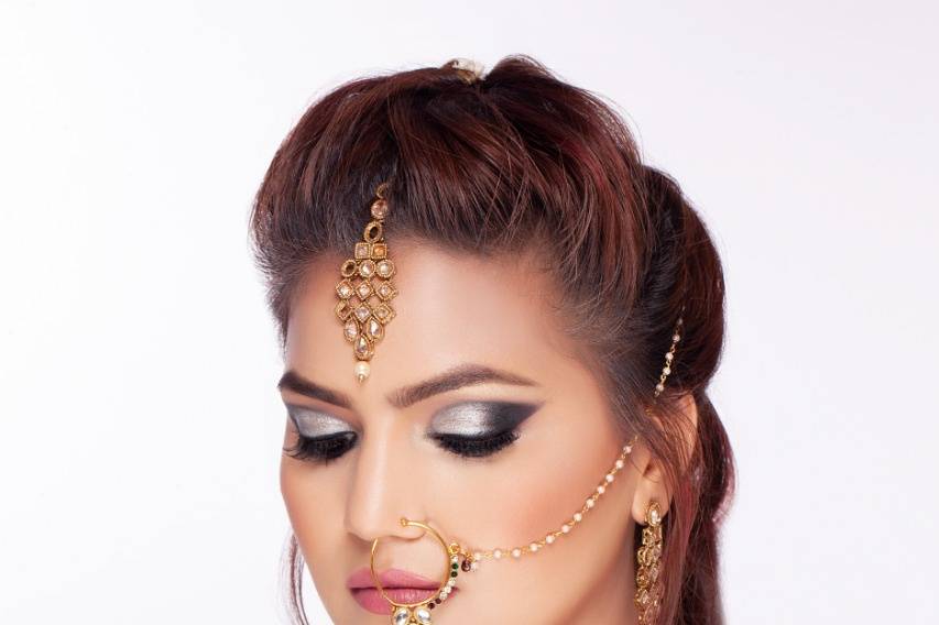 Arabic eyes bridal makeup