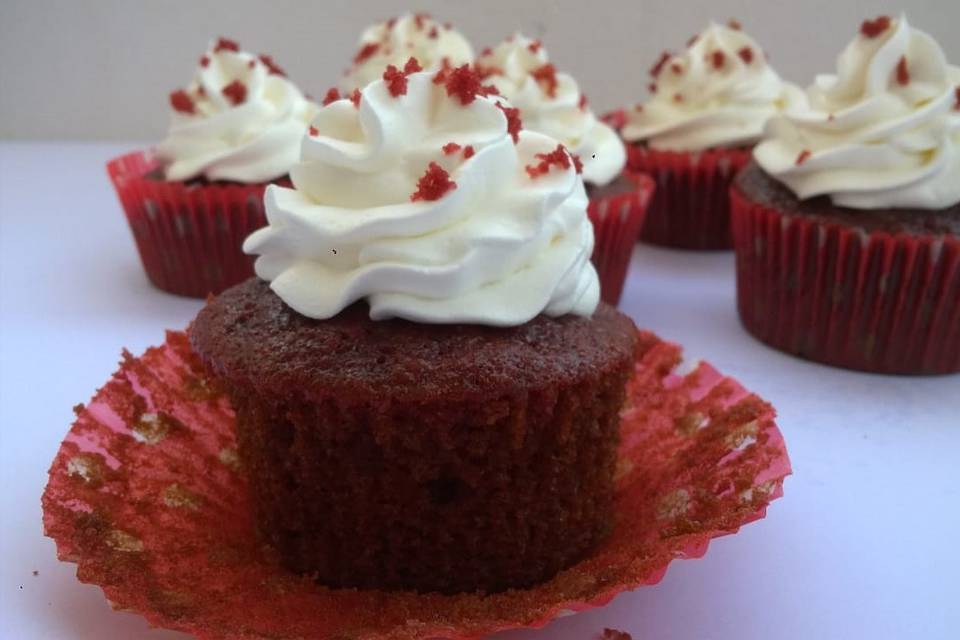 Red velvet cup cakes