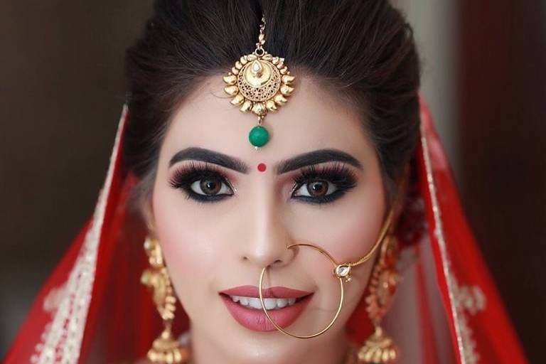 Bhumika Oswal Makeup Artist
