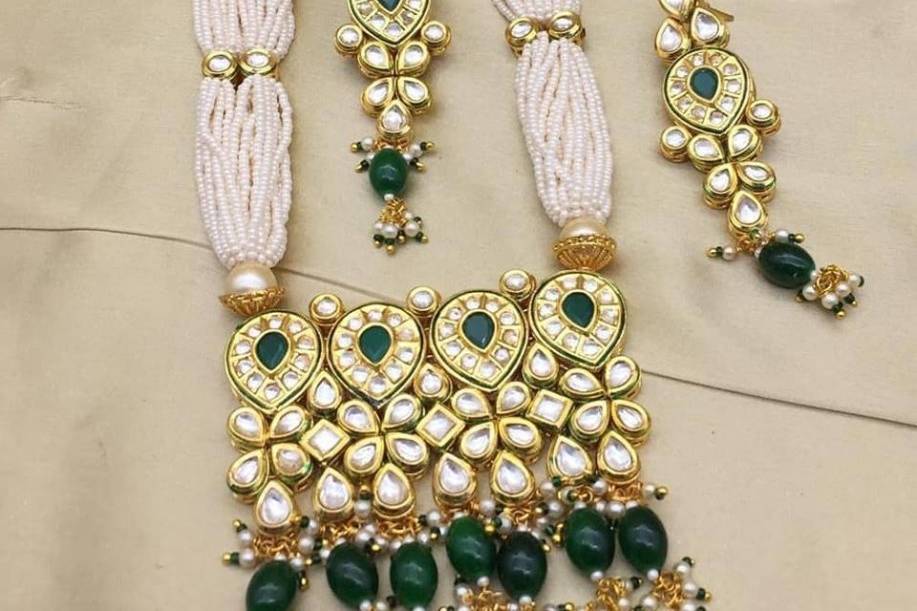 Necklace & earrings