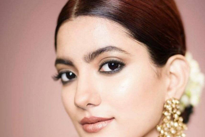 Makeup Mistress Uneza Khan