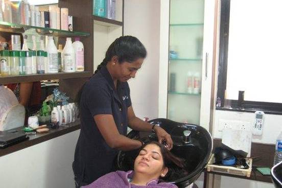 Richa's Beauty Parlour & Beauty Institute
