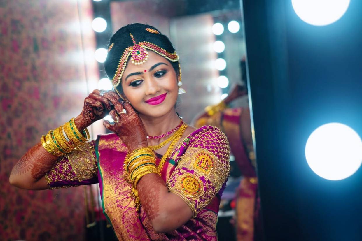 Indian Bridal Makeup With Lehenga Look / Real Bride Reception Makeup/ Full  Coverage Bridal Makeup - YouTube