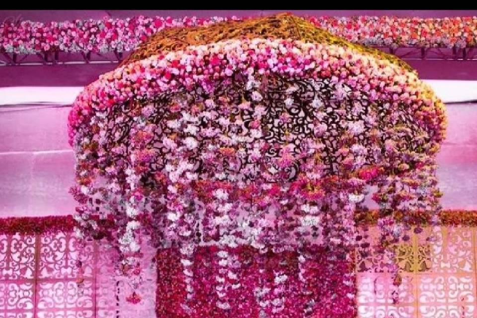 Gaur Flower Decorator