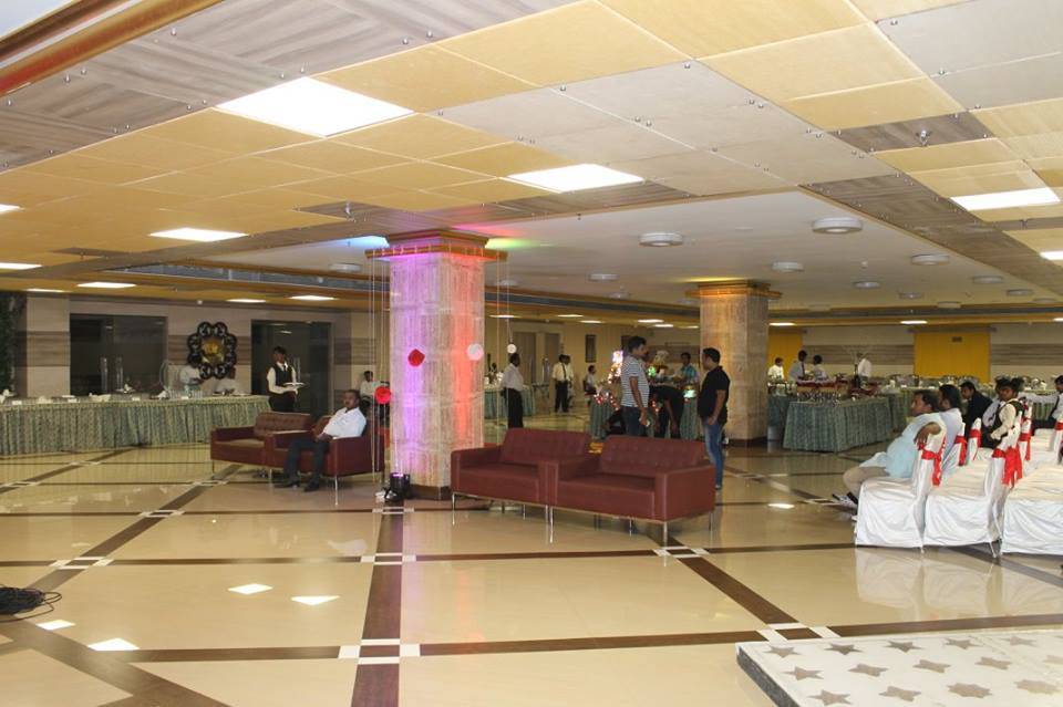 Another view of the food court - Picture of Avani Riverside Mall