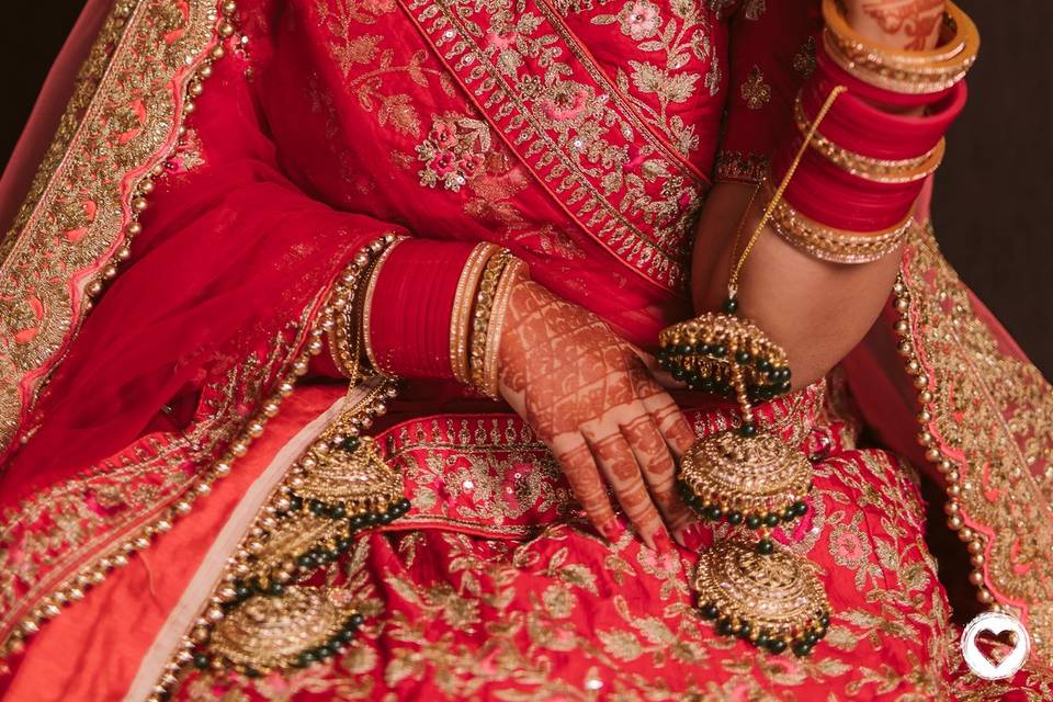 Sukriti red indian bride golde